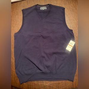 Men’s Club Room Size Small NWT V-Neck Sweater Vest